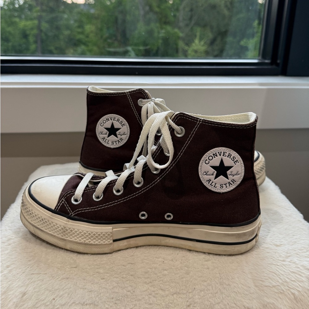 Converse Chuck Taylor All Star Platform
Canvas in Hazelnut Brown Size 8.5
